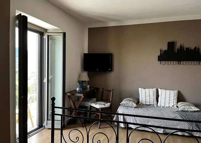 Oda ve Kahvaltı La Lanterna 3*